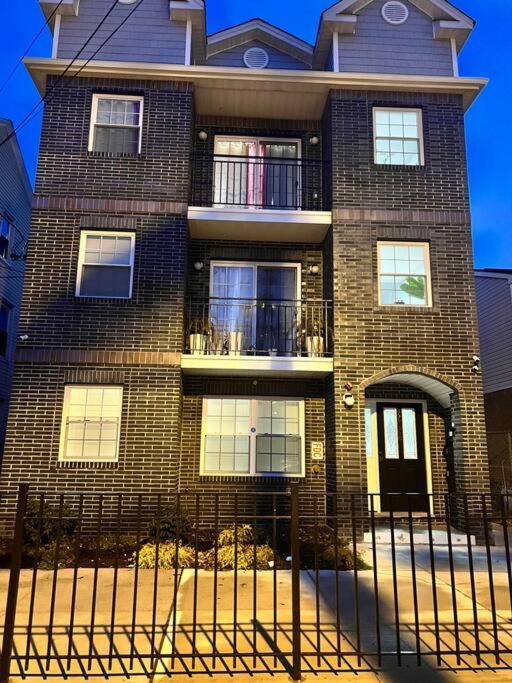 Luxury **Cozy• 2 Bedroom 2 Min. From Ewr / Newark Downtown Eksteriør bilde